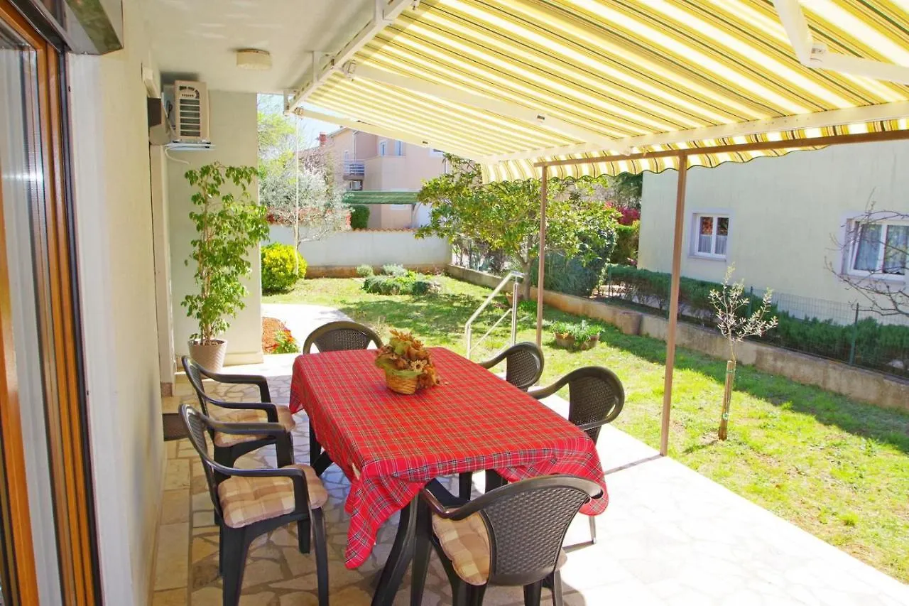 Apartment Ana Pula