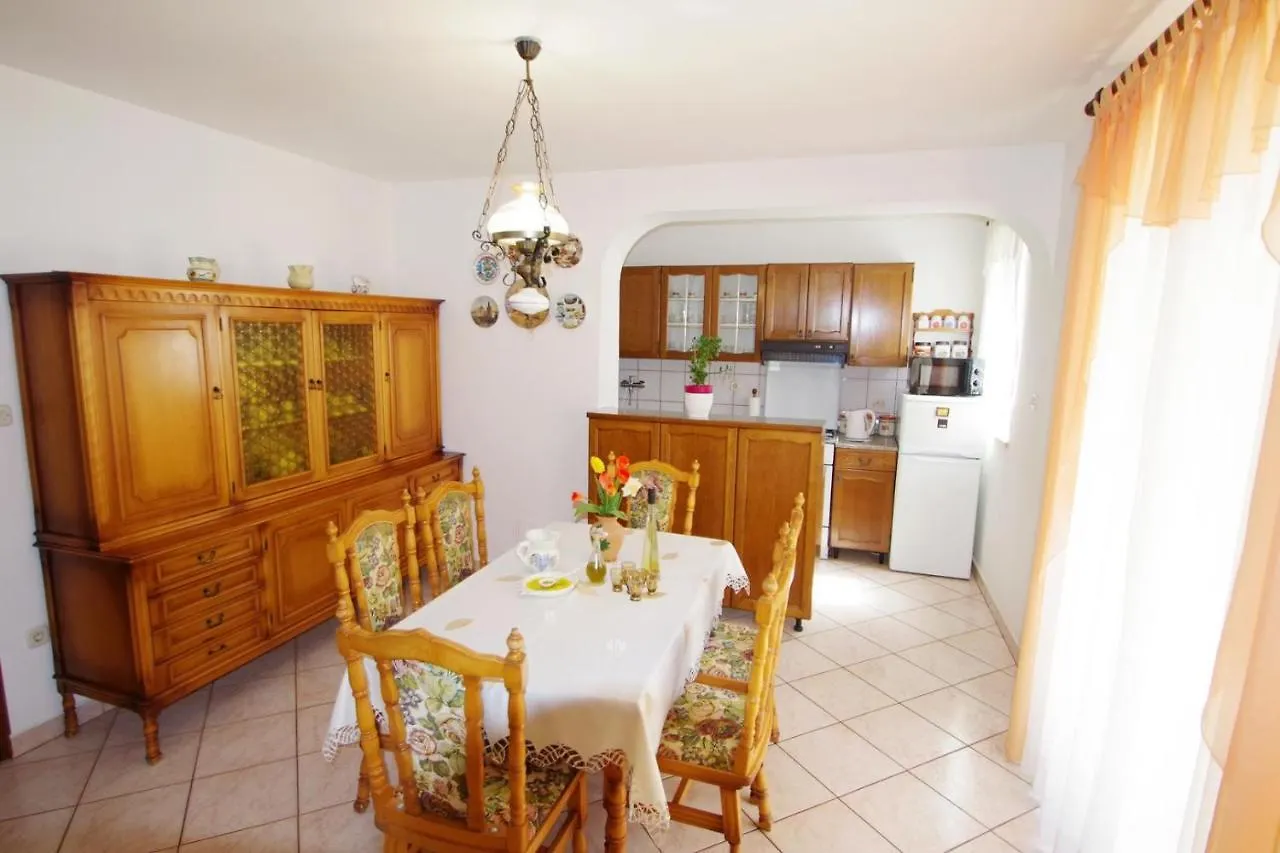 Apartment Ana Pula 0*,  Croatia